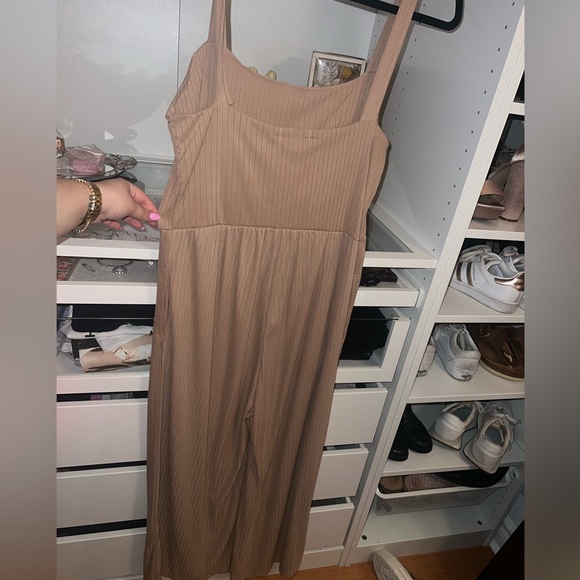 Ribbed Jumpsuit - Picture 4 of 5